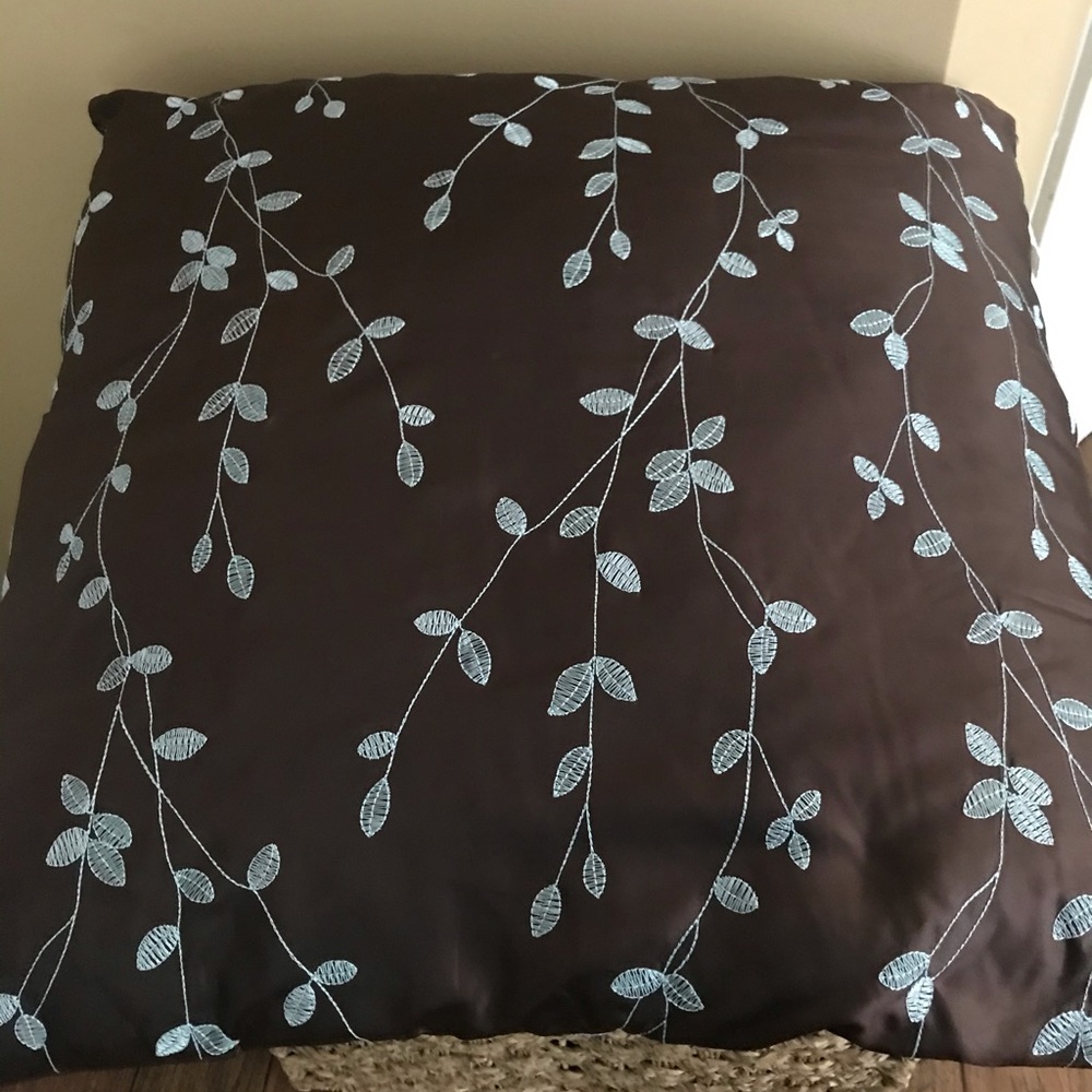 Decorative Accent pillow by Arlee Home Fashions